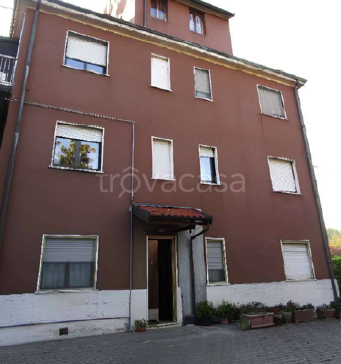 appartamento in vendita a Milano in zona Baggio