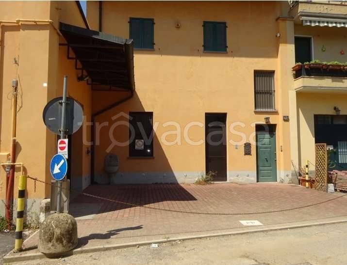 appartamento in vendita a Milano in zona Barona