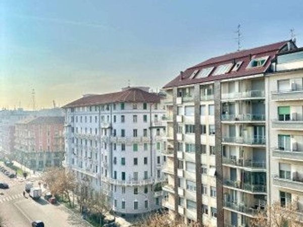 appartamento in vendita a Milano in zona Baggio