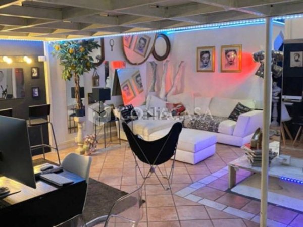 appartamento in vendita a Milano in zona Porta Vittoria