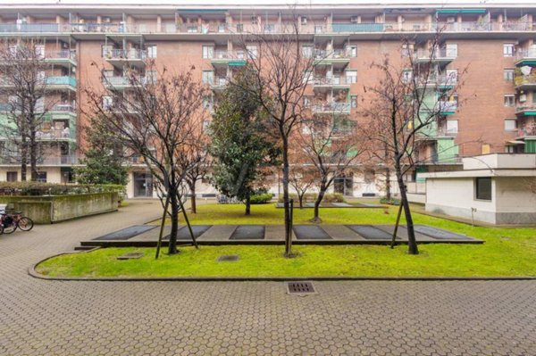 appartamento in vendita a Milano in zona Famagosta