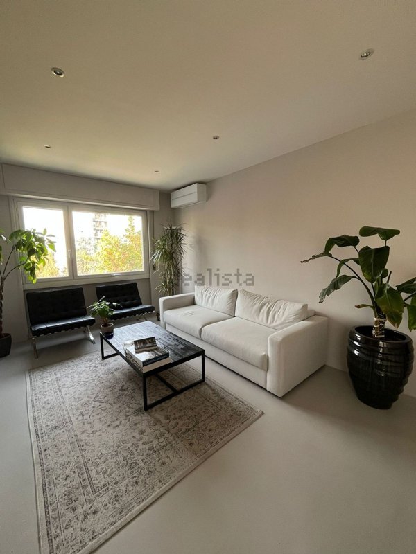 appartamento in vendita a Milano in zona Lorenteggio