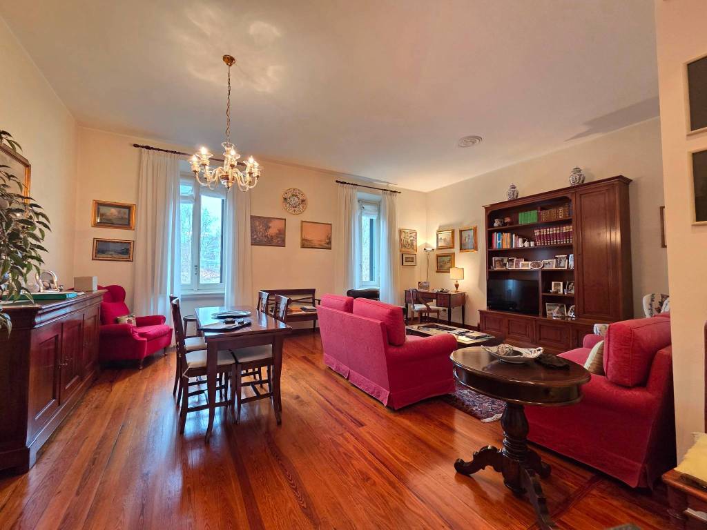 appartamento in vendita a Milano in zona Sempione