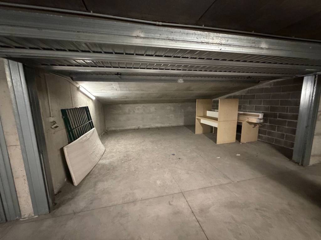 locale commerciale in vendita a Milano in zona Affori