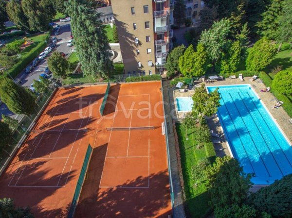 appartamento in vendita a Milano in zona Famagosta