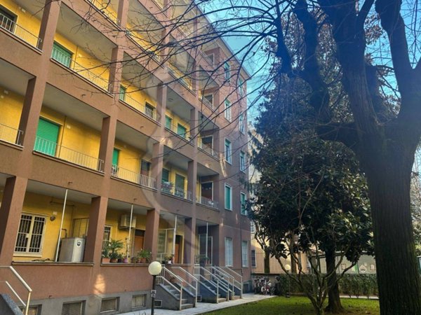 appartamento in vendita a Milano in zona Adriano