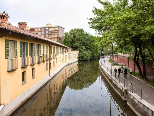 locale commerciale in vendita a Milano in zona Adriano