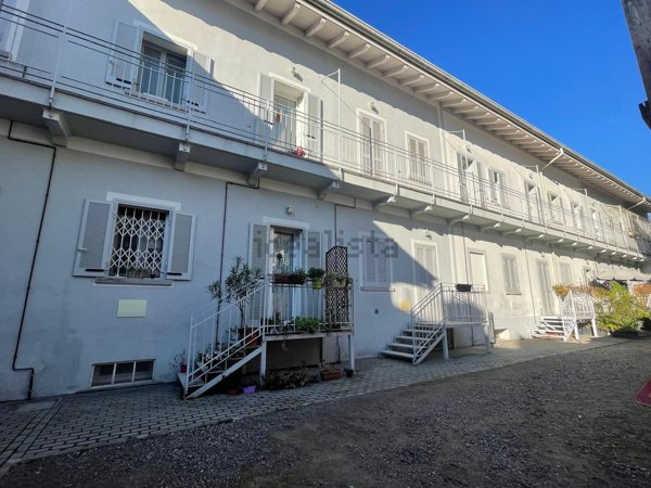 appartamento in vendita a Milano in zona Stadera