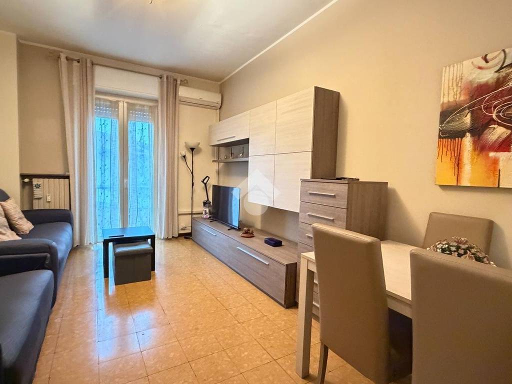 appartamento in vendita a Milano in zona Adriano