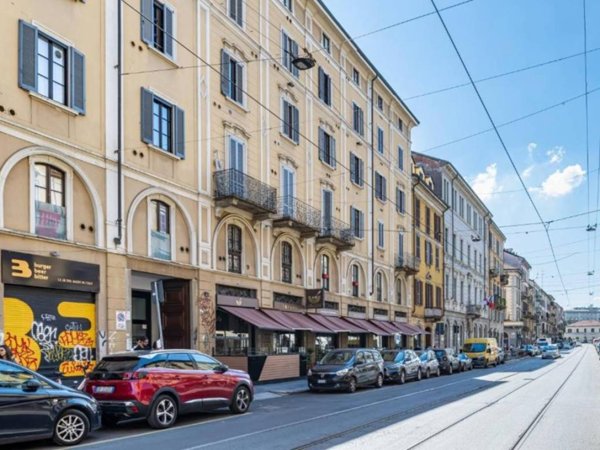 negozio in vendita a Milano in zona Porta Genova