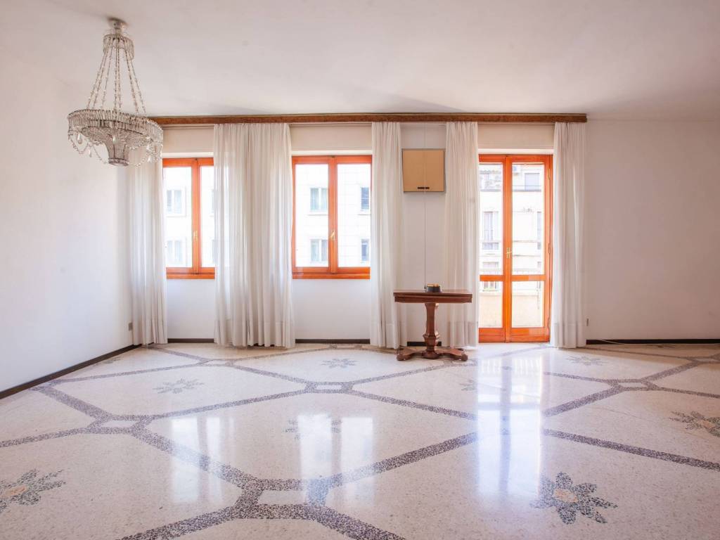 appartamento in vendita a Milano in zona Centro Direzionale