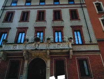 appartamento in vendita a Milano in zona Sant'Ambrogio