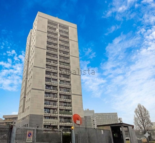 appartamento in vendita a Milano in zona Baggio