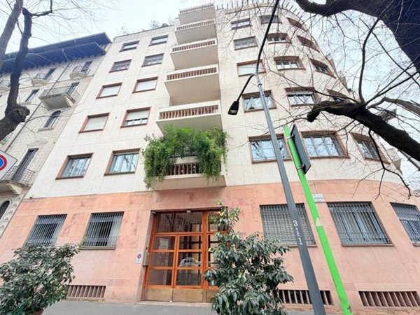 appartamento in vendita a Milano in zona Sempione
