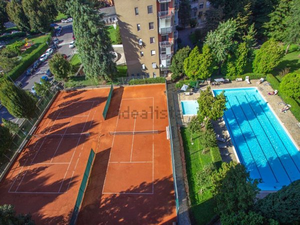 appartamento in vendita a Milano in zona Famagosta