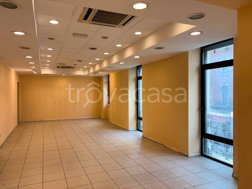 ufficio in vendita a Milano in zona Isola