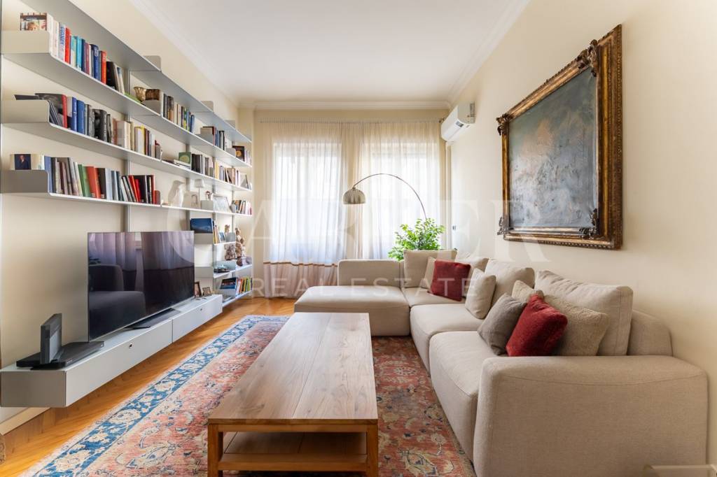 appartamento in vendita a Milano in zona Guastalla