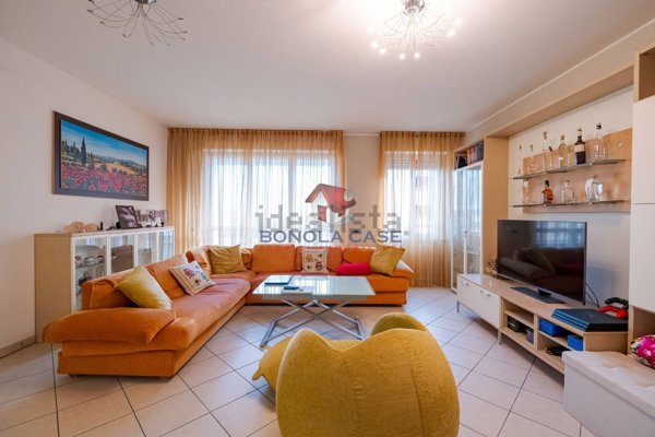 appartamento in vendita a Milano in zona Quarto Oggiaro