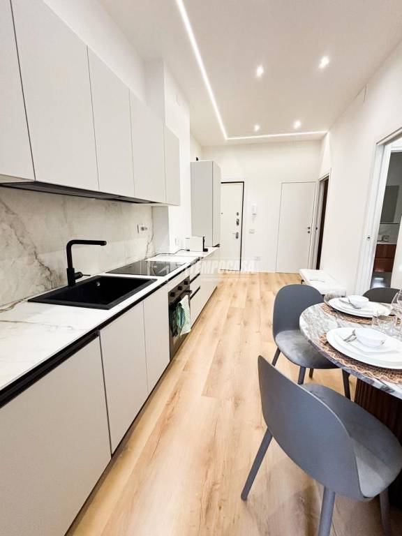 appartamento in vendita a Milano in zona Montalbino
