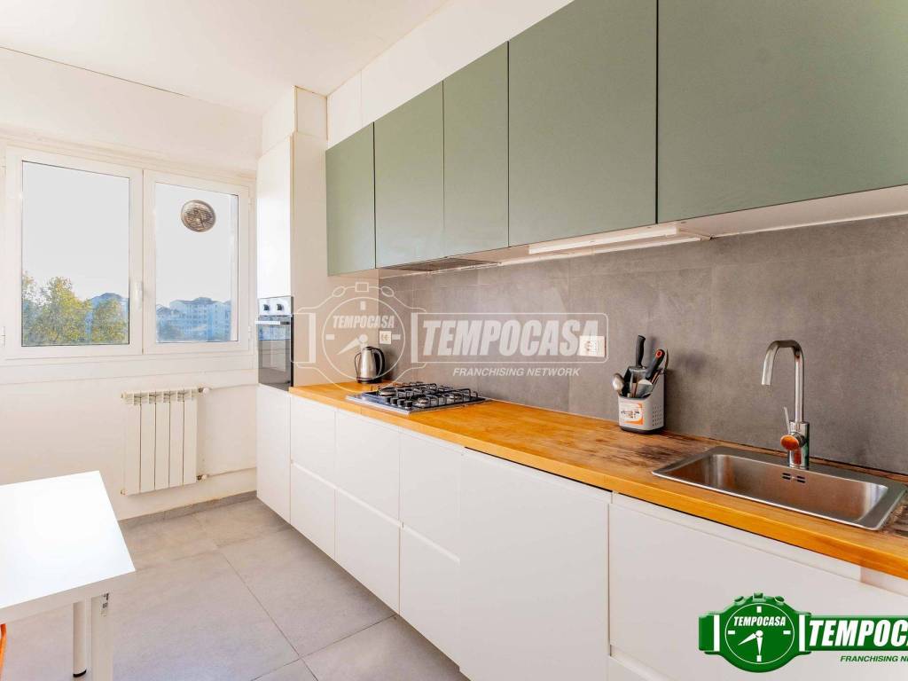 appartamento in vendita a Milano in zona Forze Armate