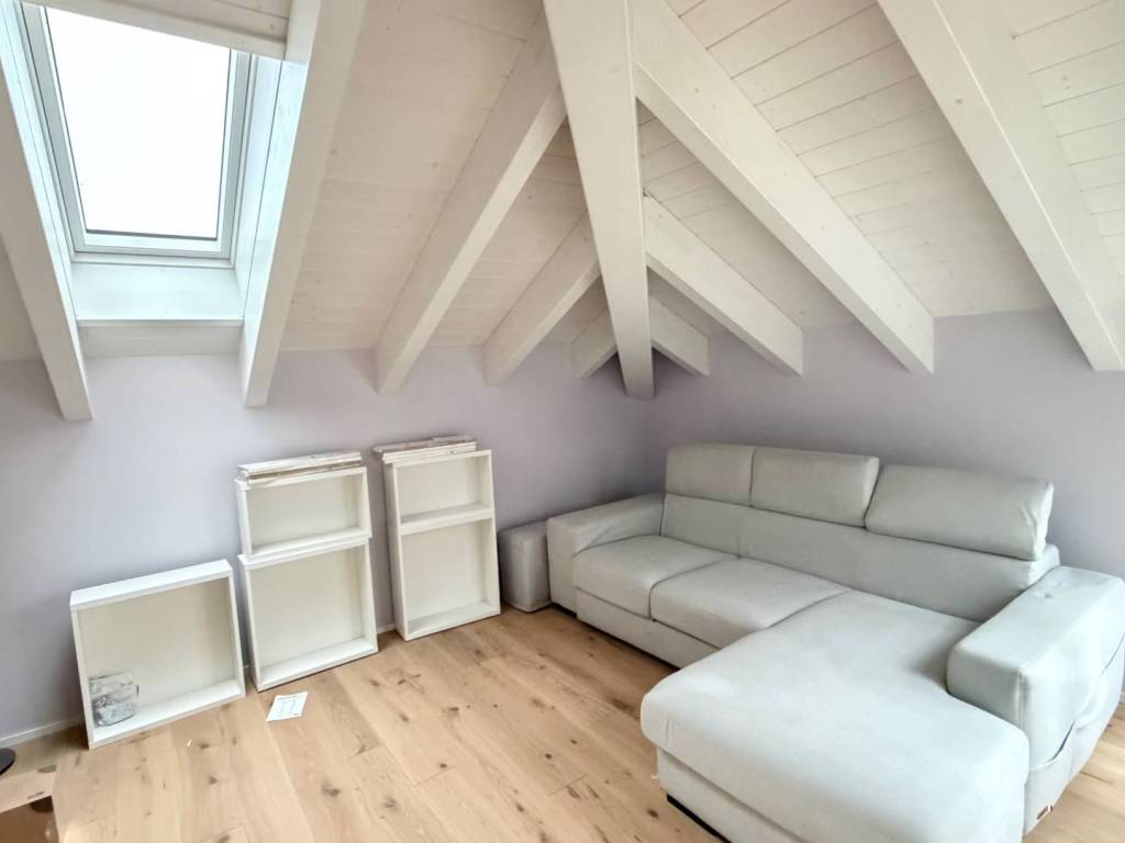 appartamento in vendita a Milano in zona Lorenteggio