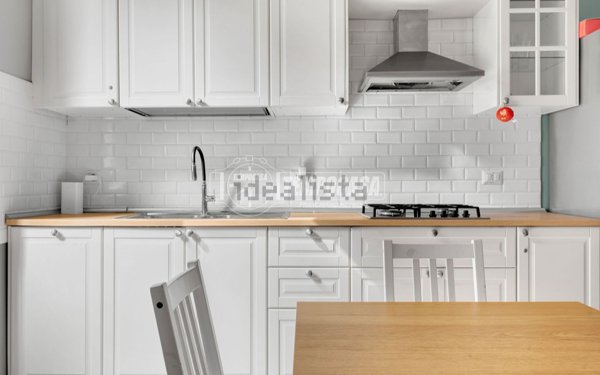 appartamento in vendita a Milano in zona XXII Marzo