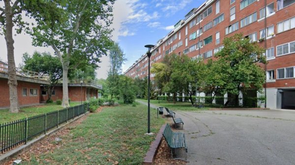 appartamento in vendita a Milano in zona Barona