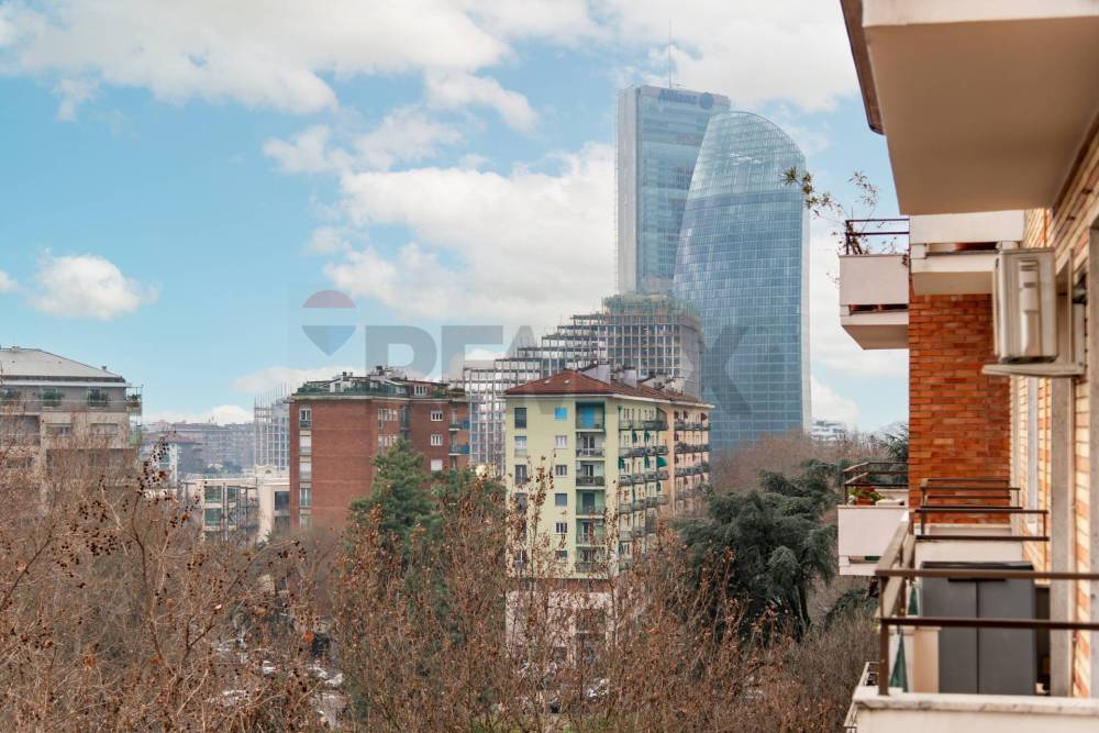 appartamento in vendita a Milano in zona Sempione
