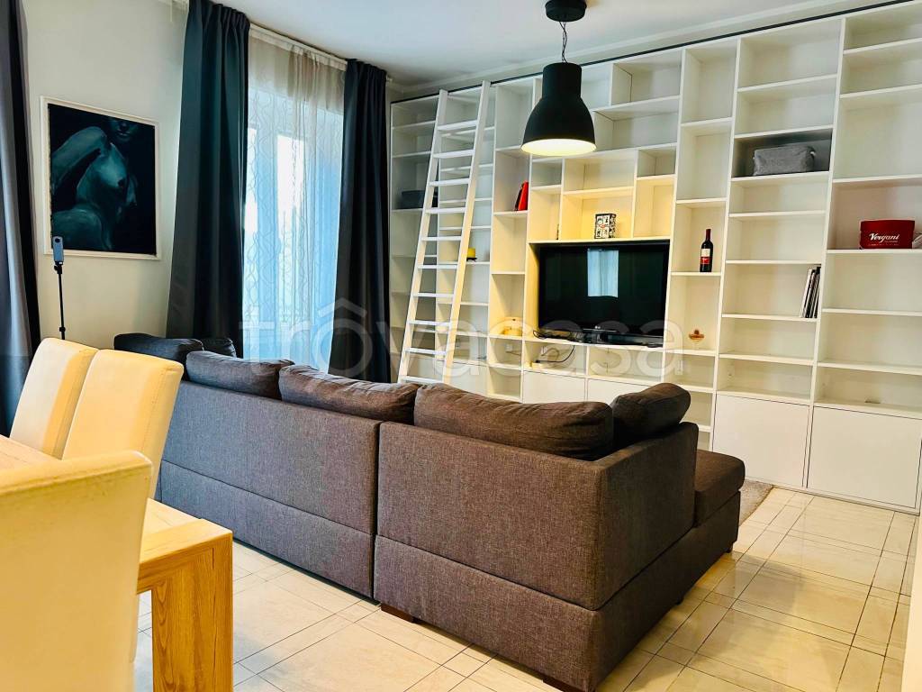 appartamento in vendita a Milano in zona Dergano