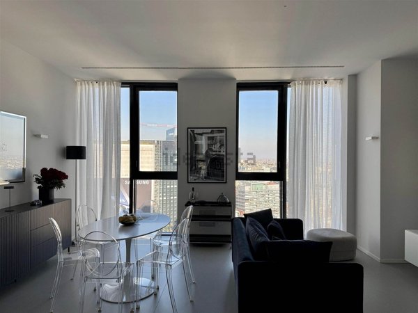 appartamento in vendita a Milano in zona Porta Nuova