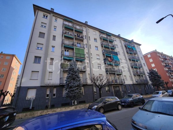 appartamento in vendita a Milano in zona Prato Centenaro