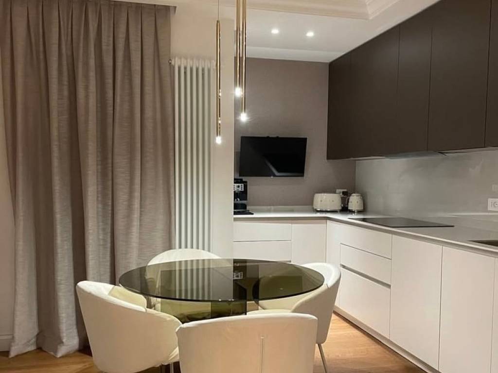 appartamento in vendita a Milano in zona Bocconi