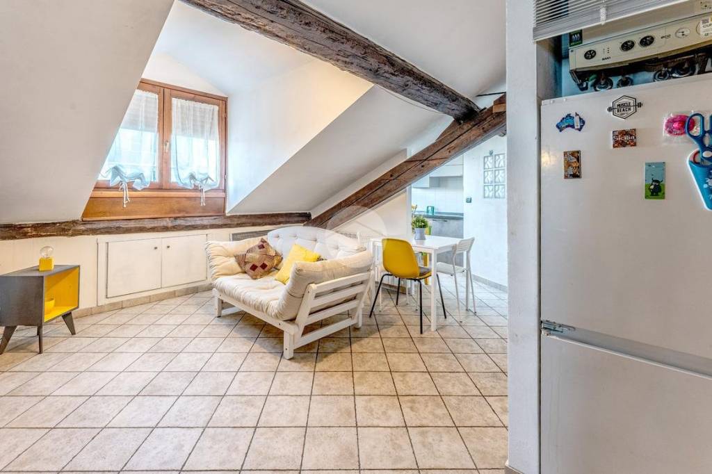 appartamento in vendita a Milano in zona Isola