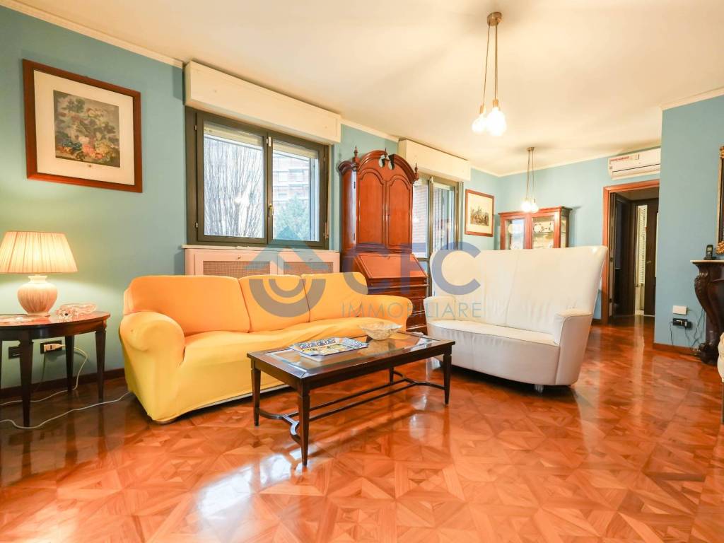 appartamento in vendita a Milano in zona Città Studi