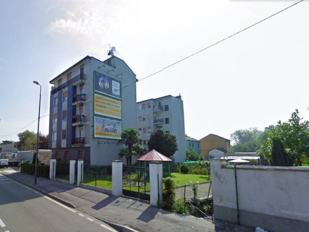 appartamento in vendita a Milano in zona Lambrate