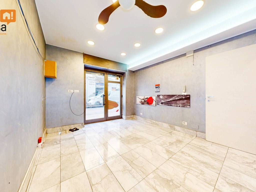 negozio in vendita a Milano in zona Crescenzago