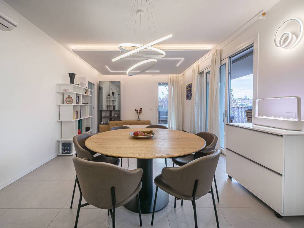 appartamento in vendita a Milano in zona Isola