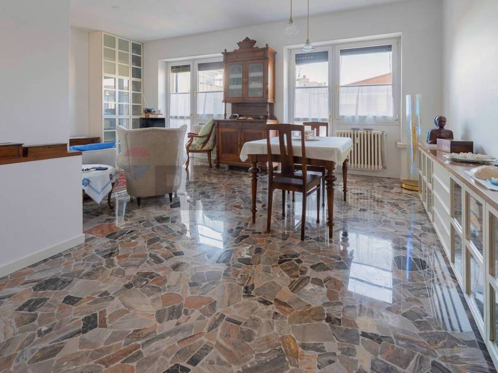 appartamento in vendita a Milano in zona XXII Marzo