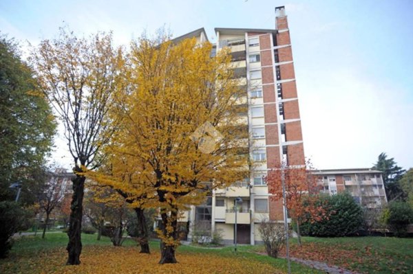 appartamento in vendita a Milano in zona Prato Centenaro
