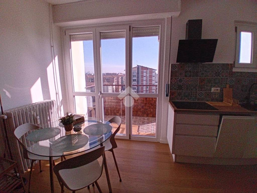 appartamento in vendita a Milano in zona Prato Centenaro