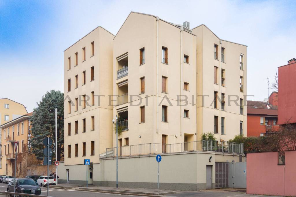 appartamento in vendita a Milano in zona Dergano