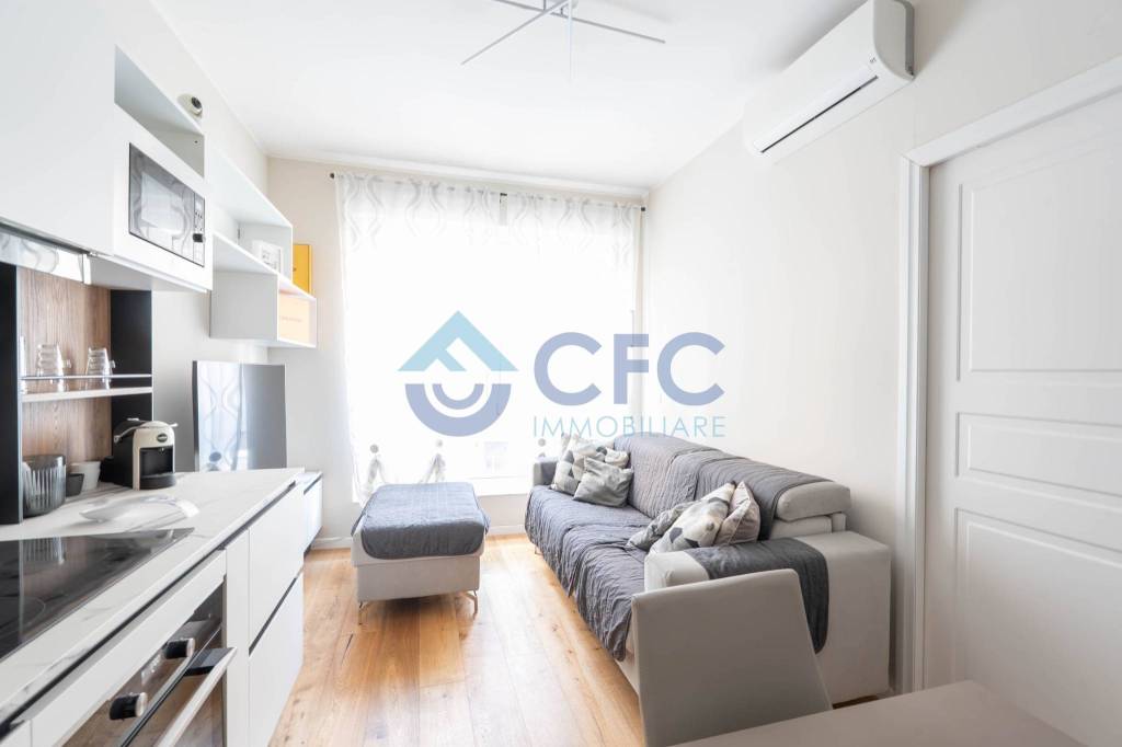 appartamento in vendita a Milano in zona Cascina dei Pomi