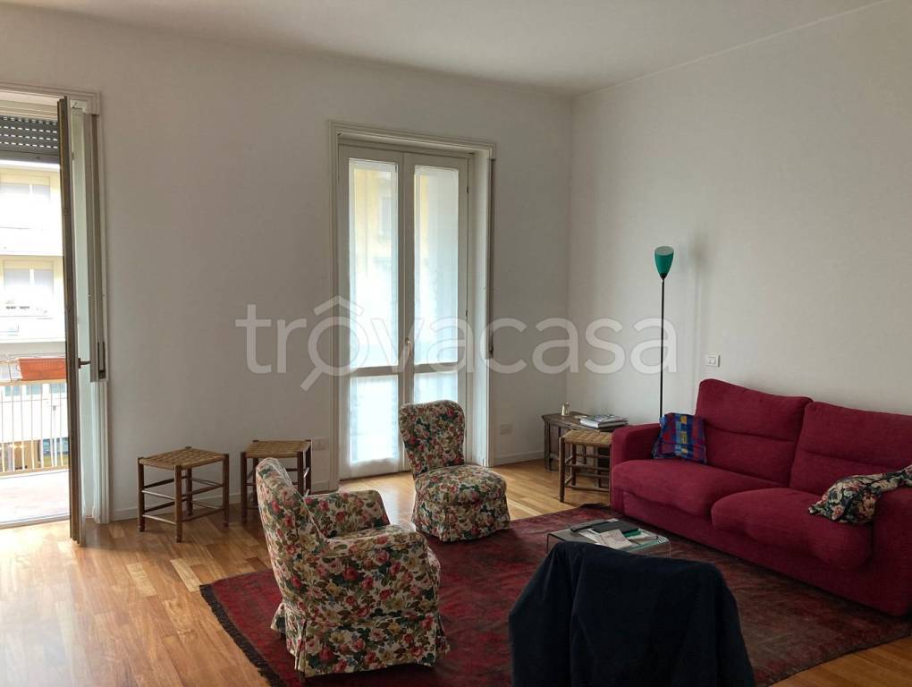 appartamento in vendita a Milano in zona Sant'Ambrogio