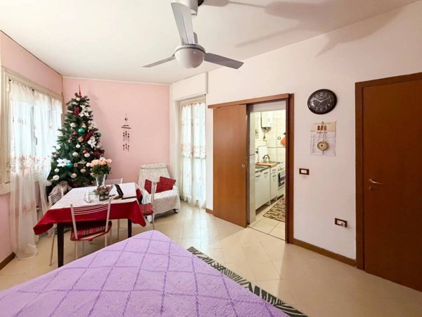 appartamento in vendita a Milano in zona Lorenteggio