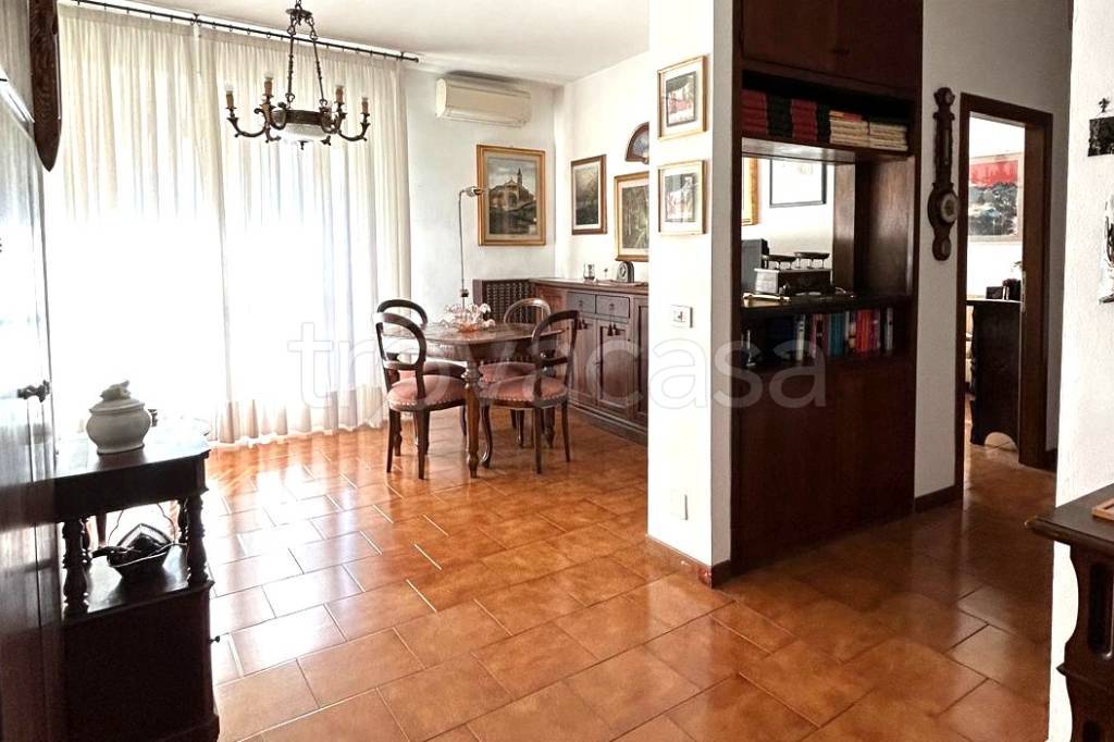 appartamento in vendita a Milano in zona Barona