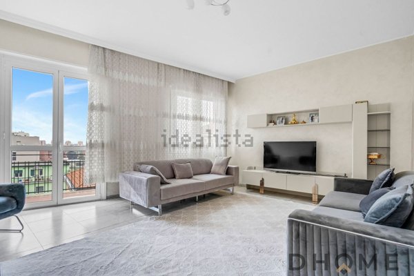 appartamento in vendita a Milano in zona Forze Armate