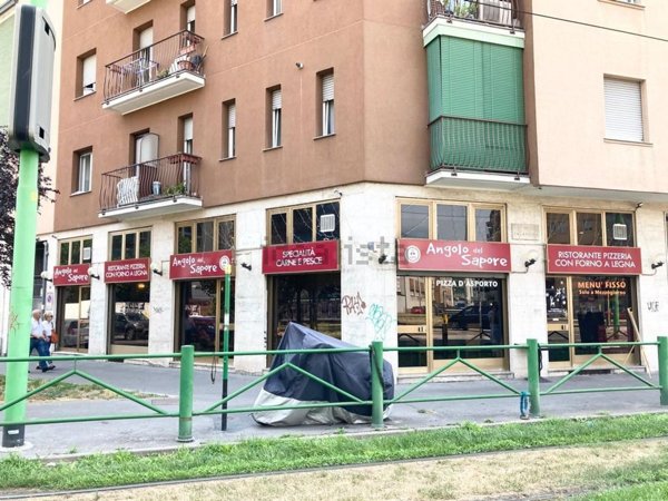 negozio in vendita a Milano in zona Dergano
