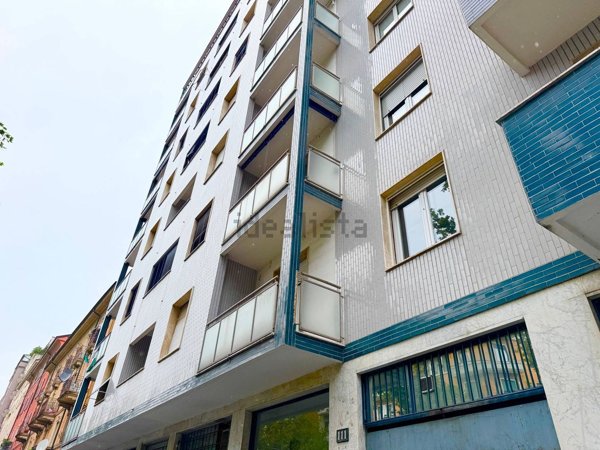 appartamento in vendita a Milano in zona Piazzale Lodi