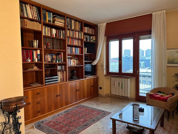 appartamento in vendita a Milano in zona Piazzale Lodi