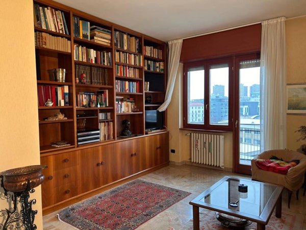 appartamento in vendita a Milano in zona Piazzale Lodi